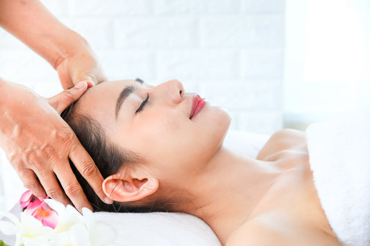 How to Pamper Your Hair with a Hot Oil Massage to Prevent Hair Loss